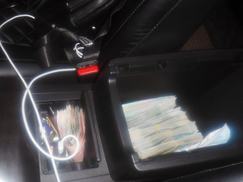 Полицейские Пласта задержали курьеров мошеннической схемы «ваш родственник попал в ДТП»