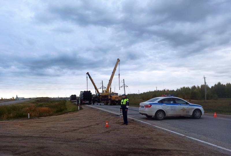 В Пластовском районе сотрудники ГИБДД предотвратили массовое ДТП из-за нештатной ситуации с большегрузом